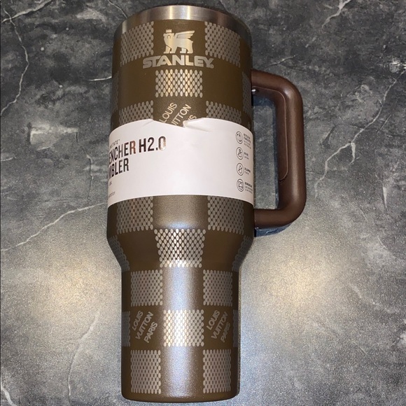 Stanley LV Quencher H2O 40 OZ. Flowstate Tumbler - Picture 2 of 12